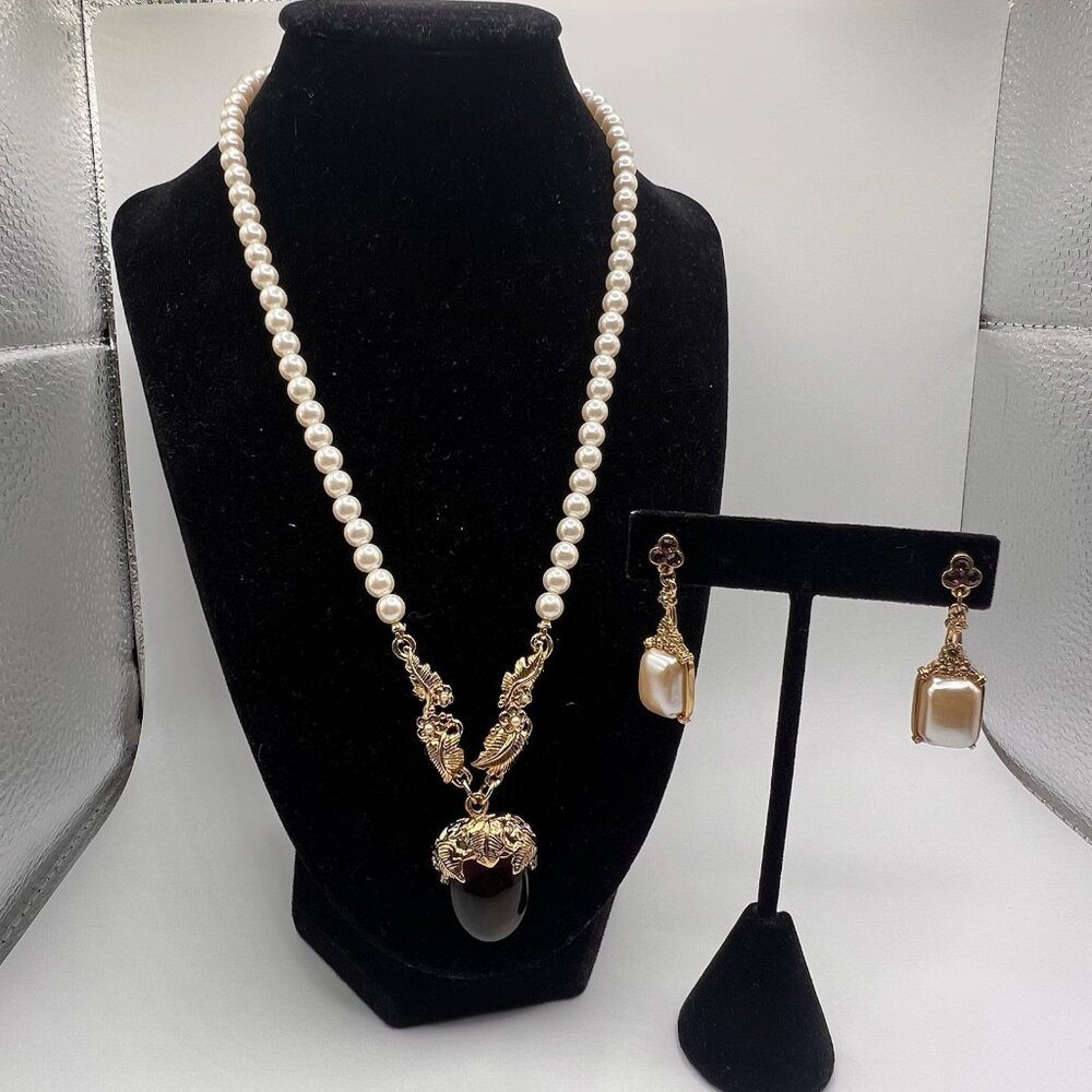 Edgar Berebi Pearl Necklace Earrings Set Acorn Pendant Gold Tone